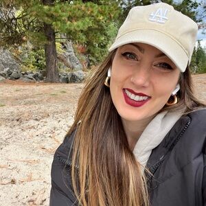 Meet your Posher, Lauren